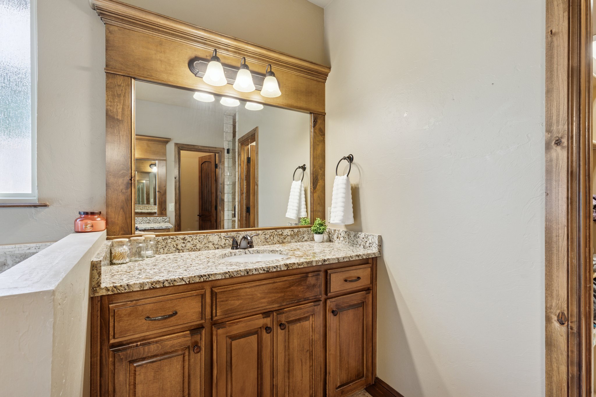 9021 NW 148th Pl_027.jpg