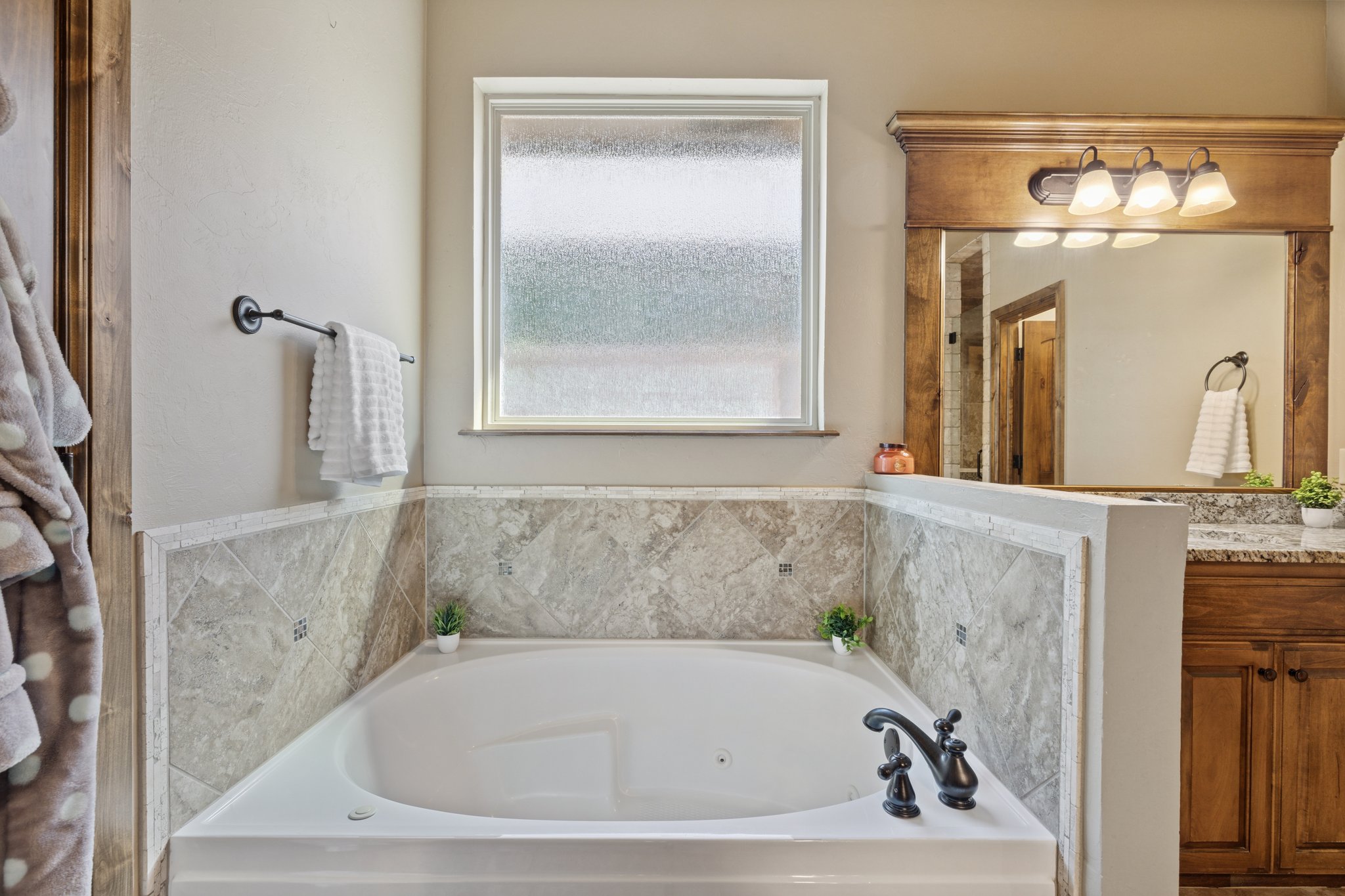 9021 NW 148th Pl_028.jpg