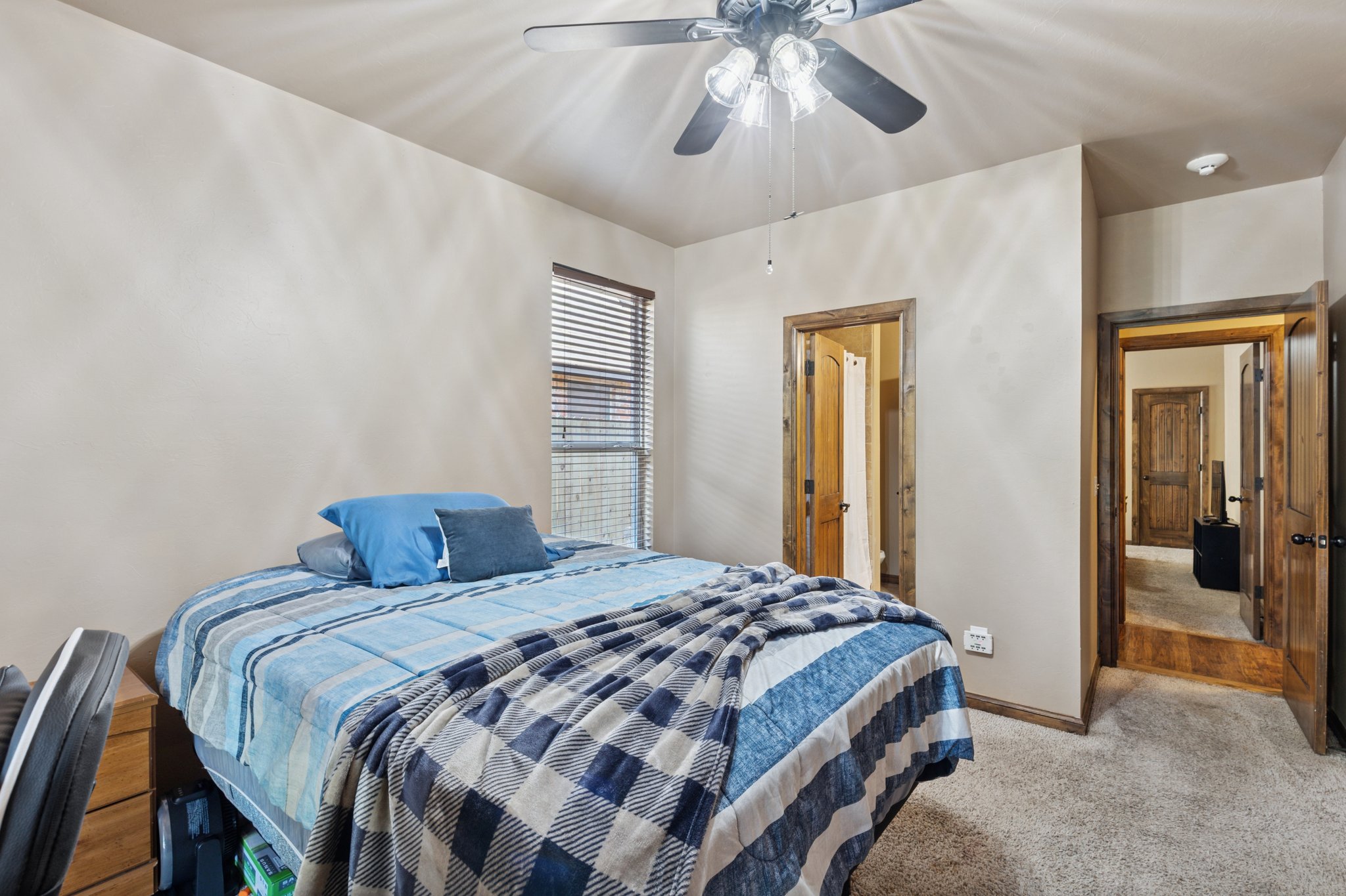 9021 NW 148th Pl_031.jpg