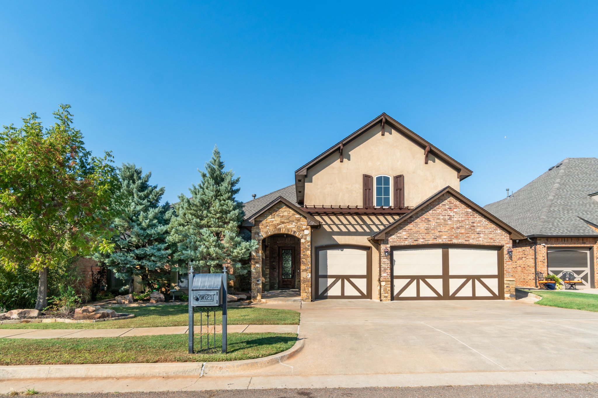9021 NW 148th Pl_003 (2).jpg