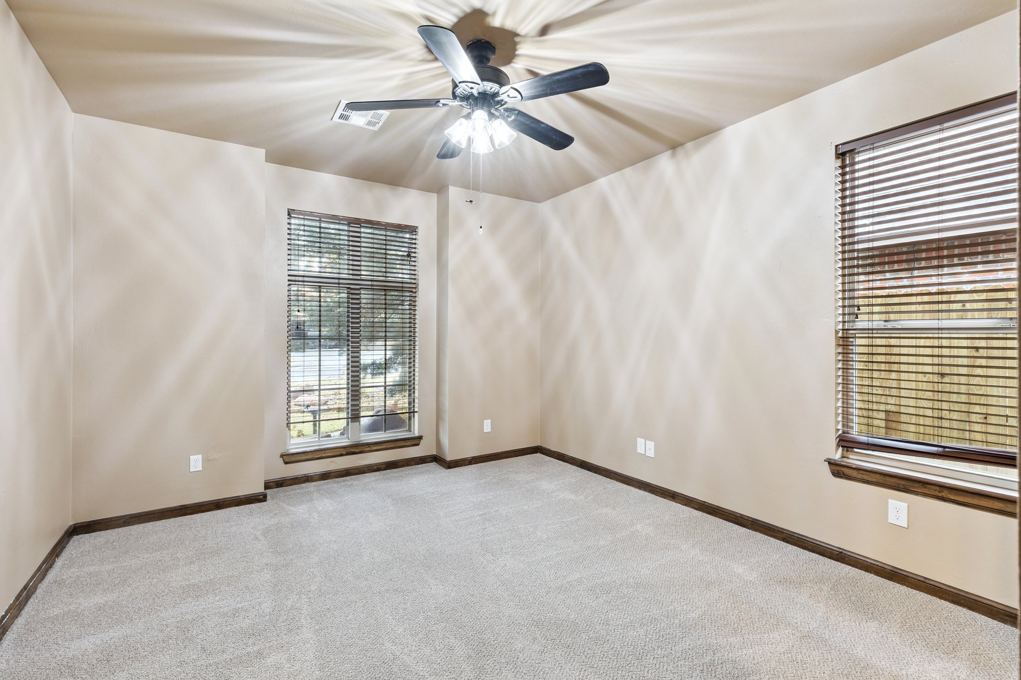 9021 NW 148th Pl_015 (2).jpg