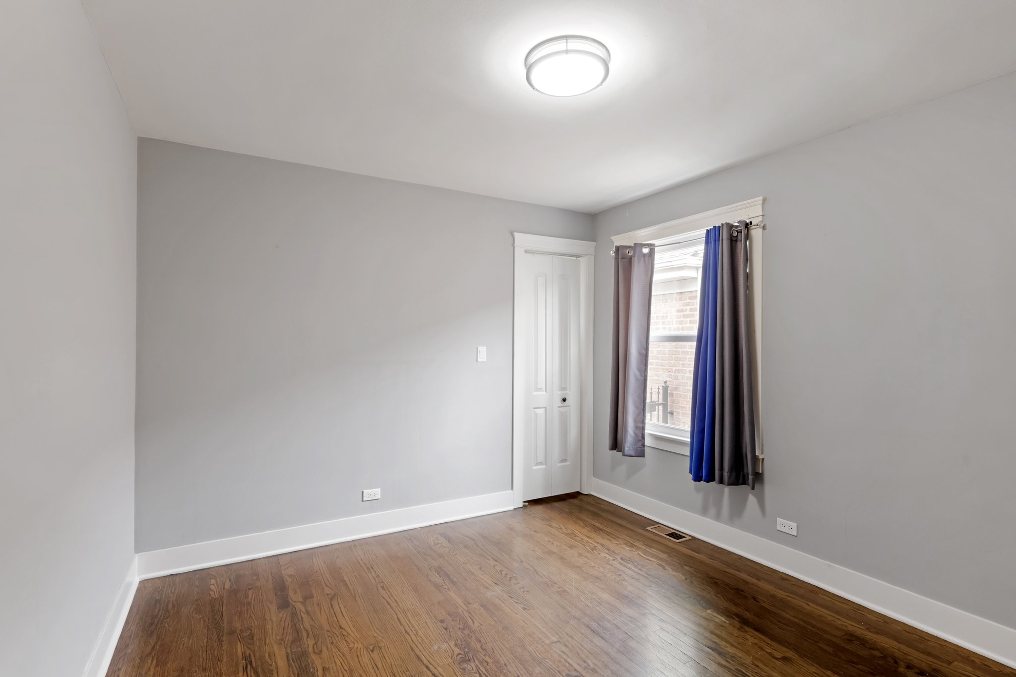 S Oglesby Ave-S0605-013.jpg