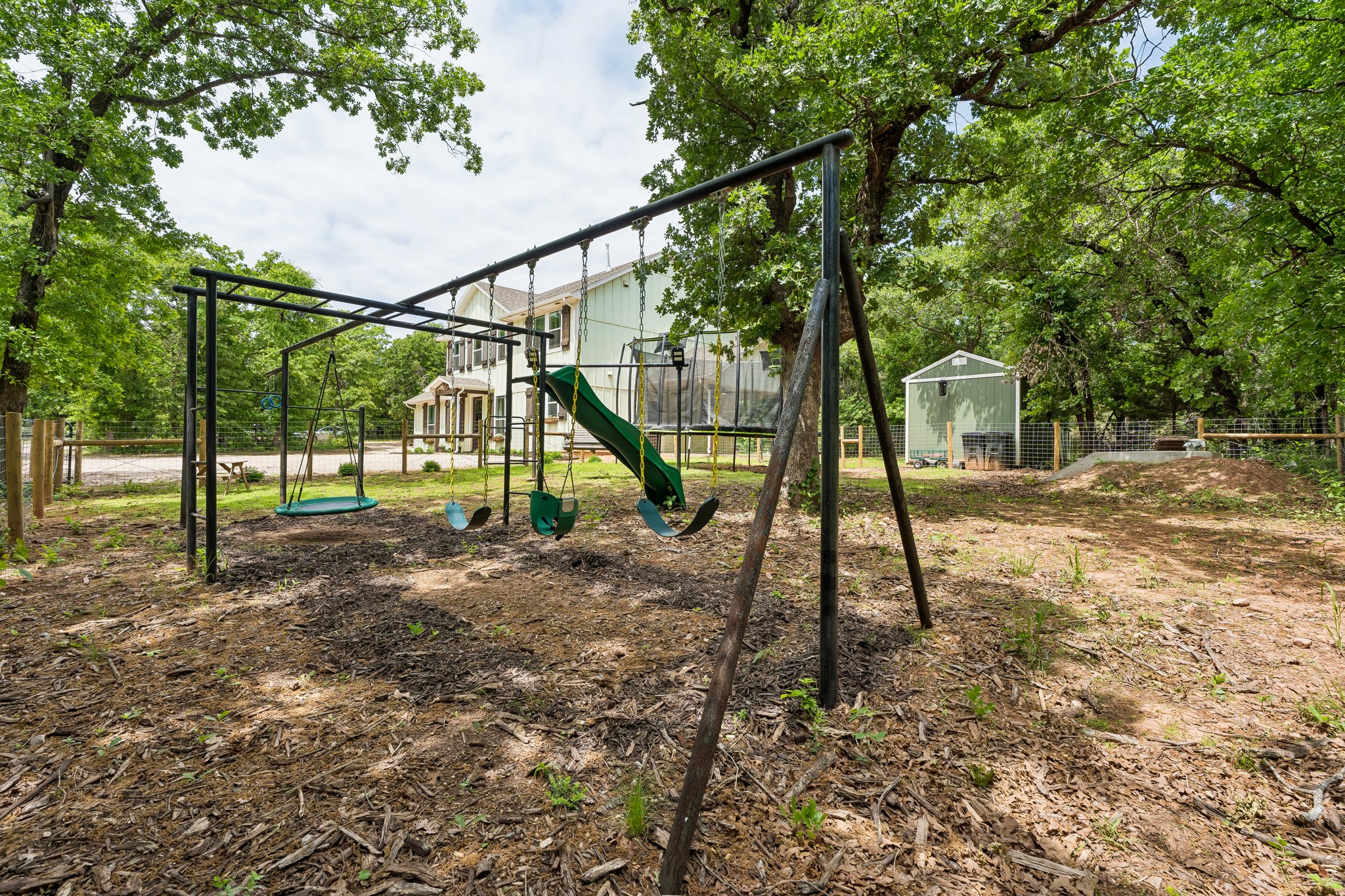 9025 E Charter Oak Rd_005.jpg