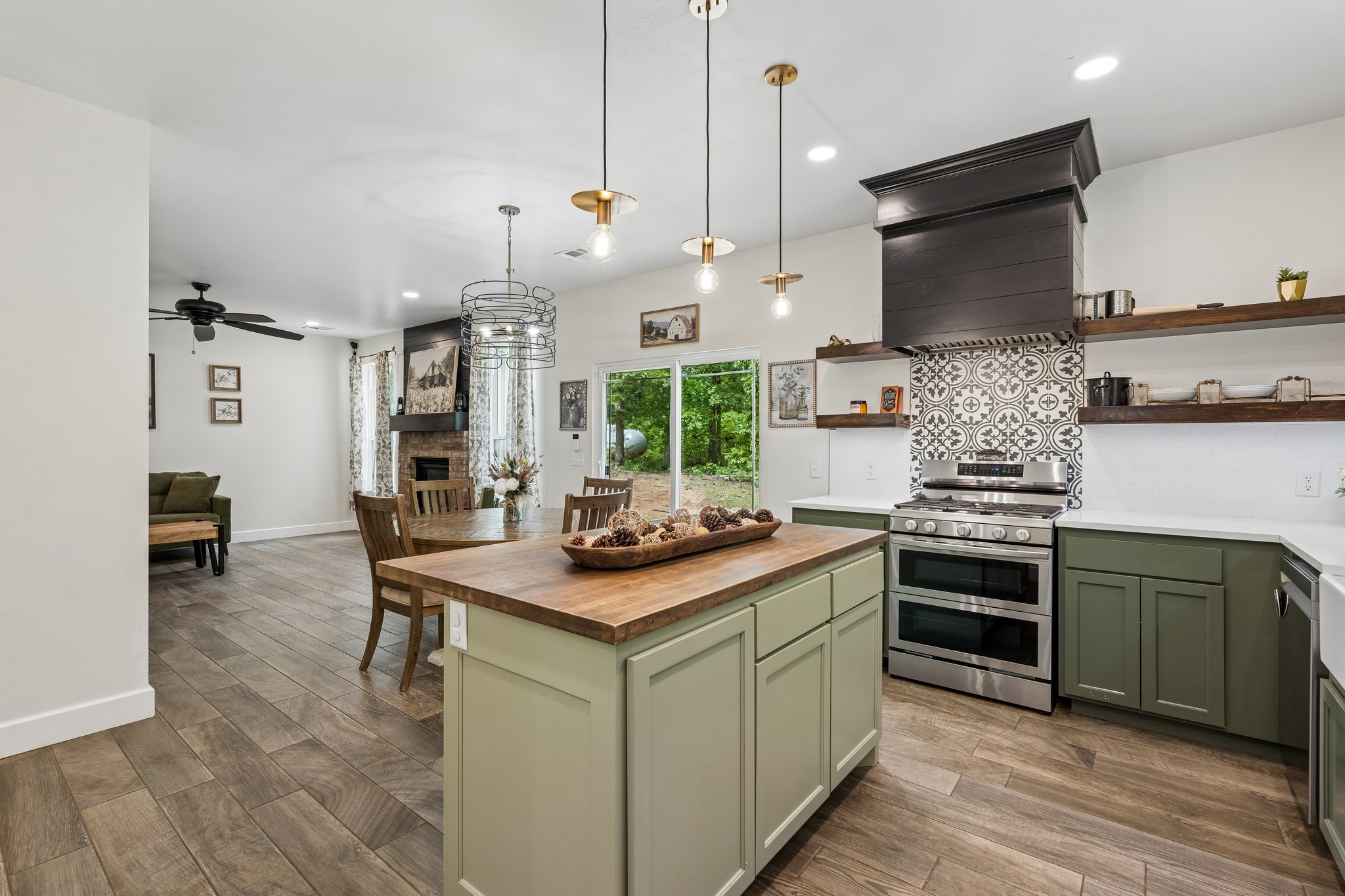 9025 E Charter Oak Rd_020.jpg