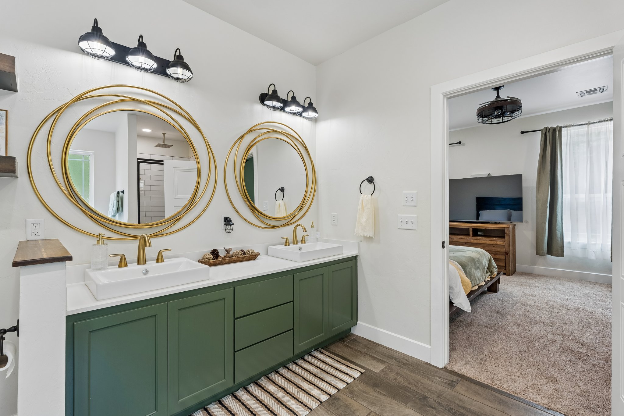 9025 E Charter Oak Rd_034.jpg