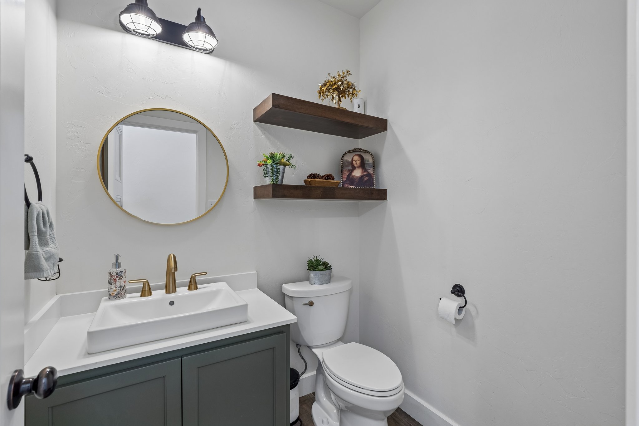 9025 E Charter Oak Rd_050.jpg