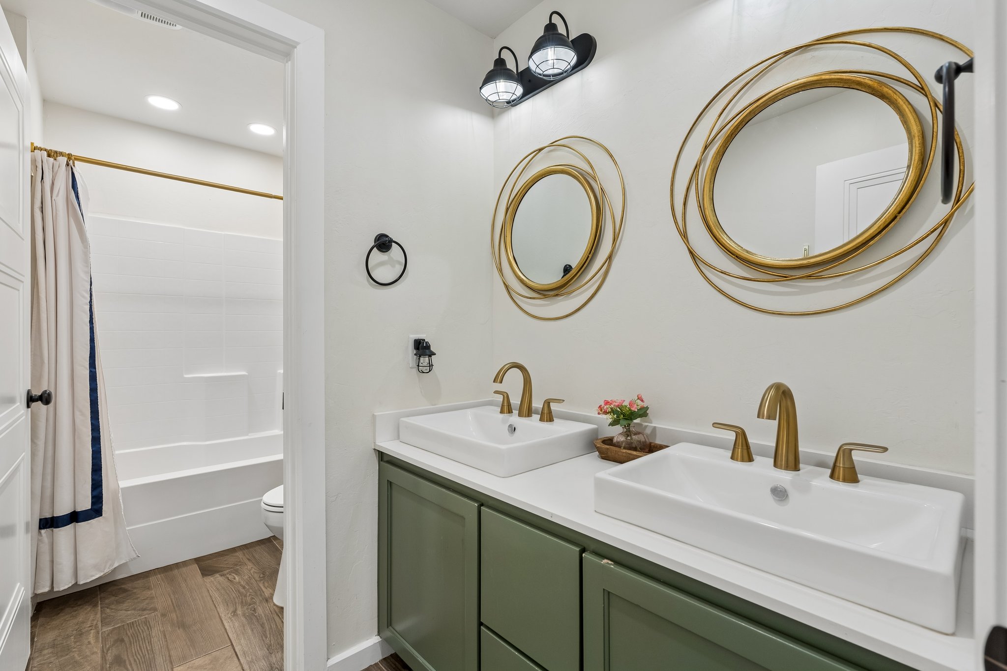9025 E Charter Oak Rd_052.jpg