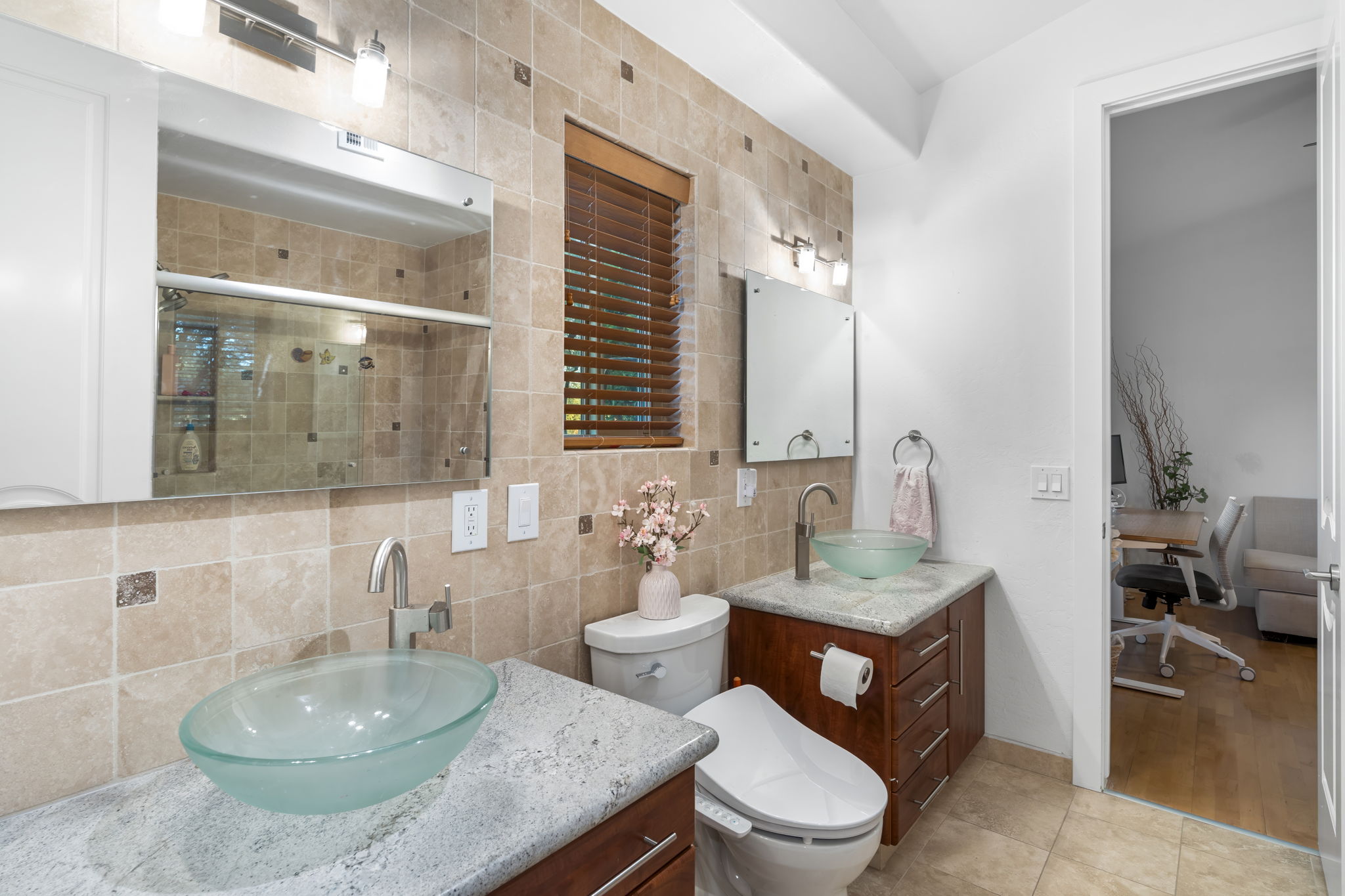  Photo 51