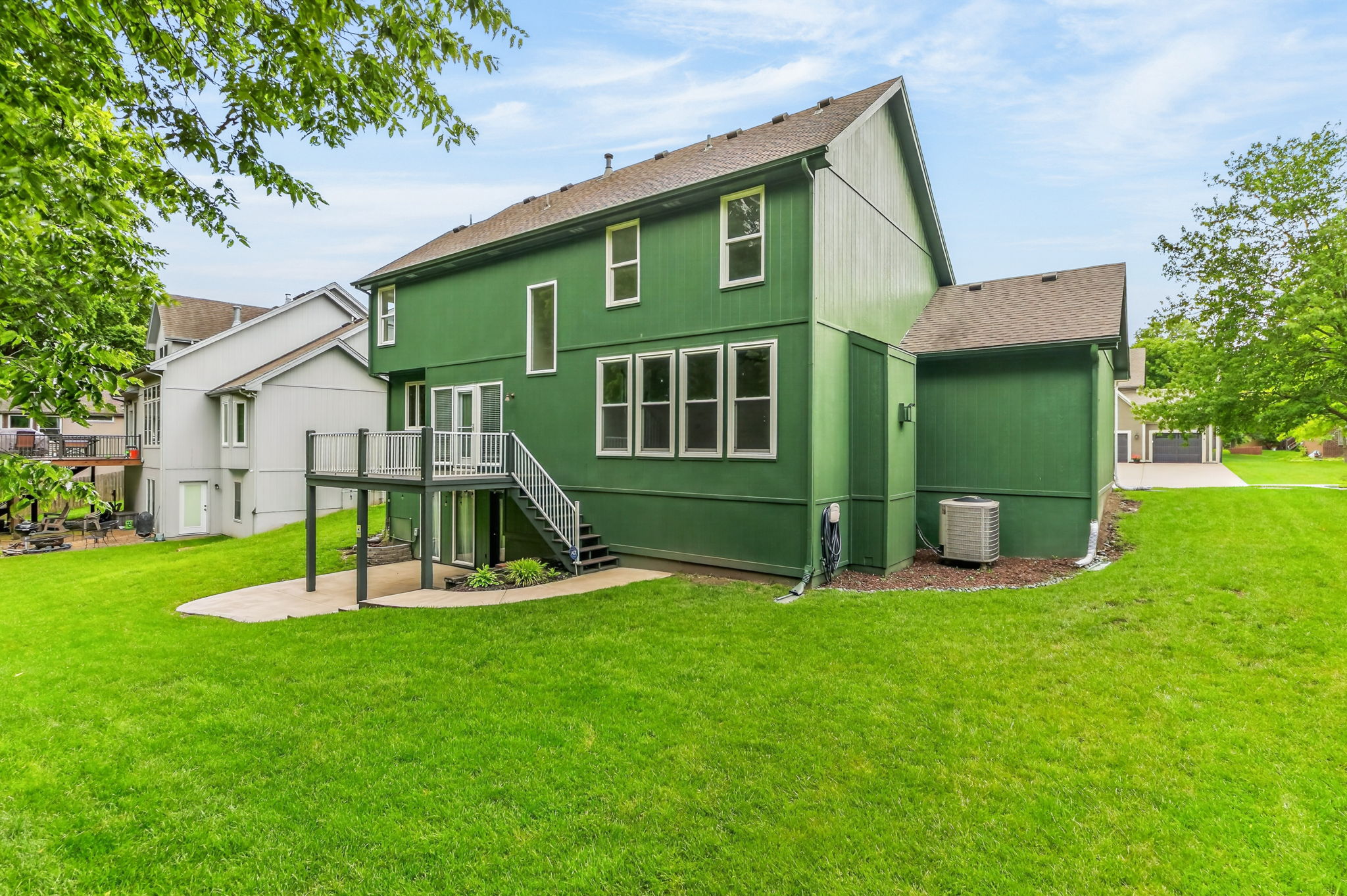 010_9027 N Manning Ave-010