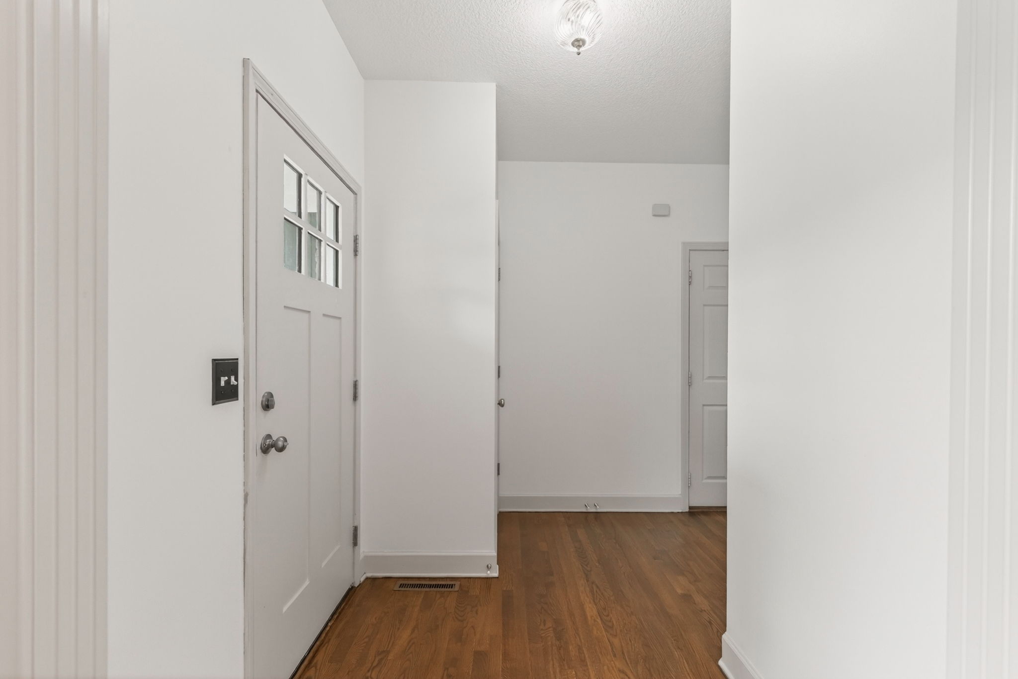 015_9027 N Manning Ave-015