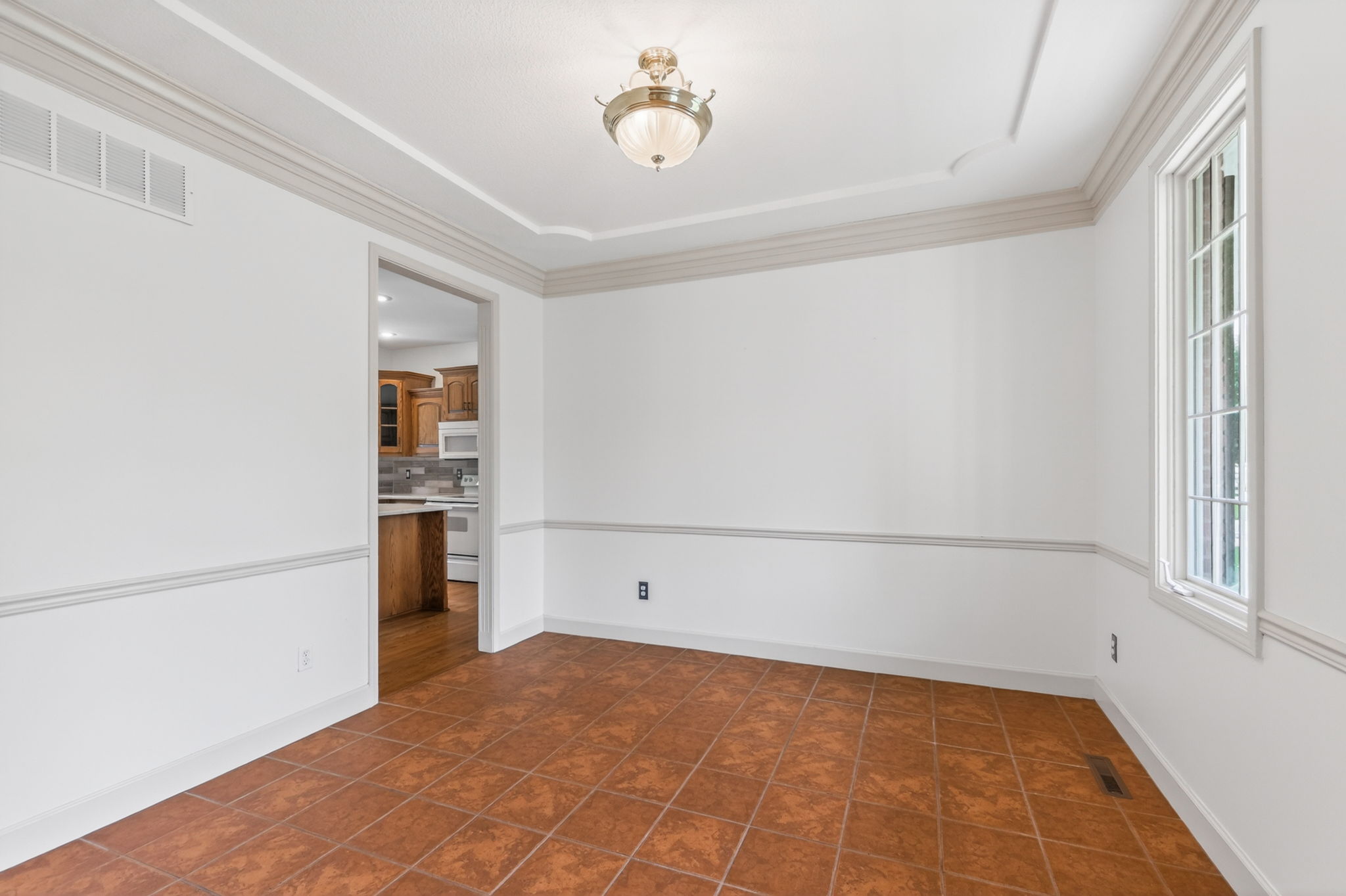 017_9027 N Manning Ave-017