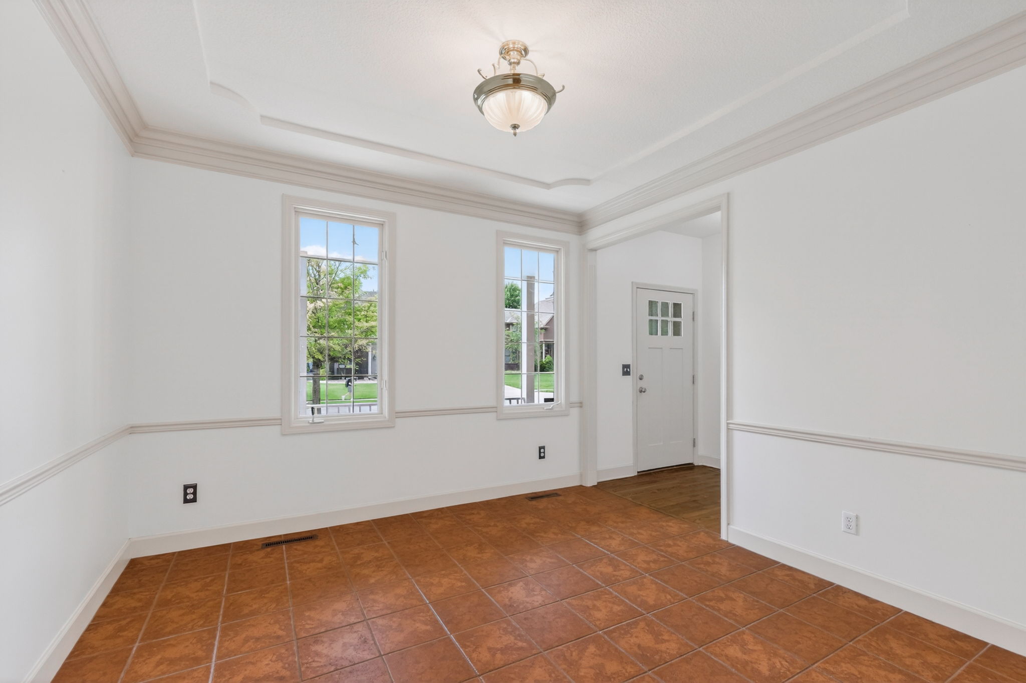 018_9027 N Manning Ave-018