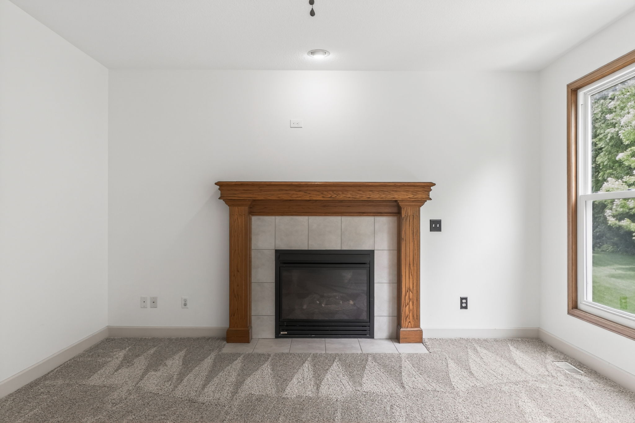 020_9027 N Manning Ave-020