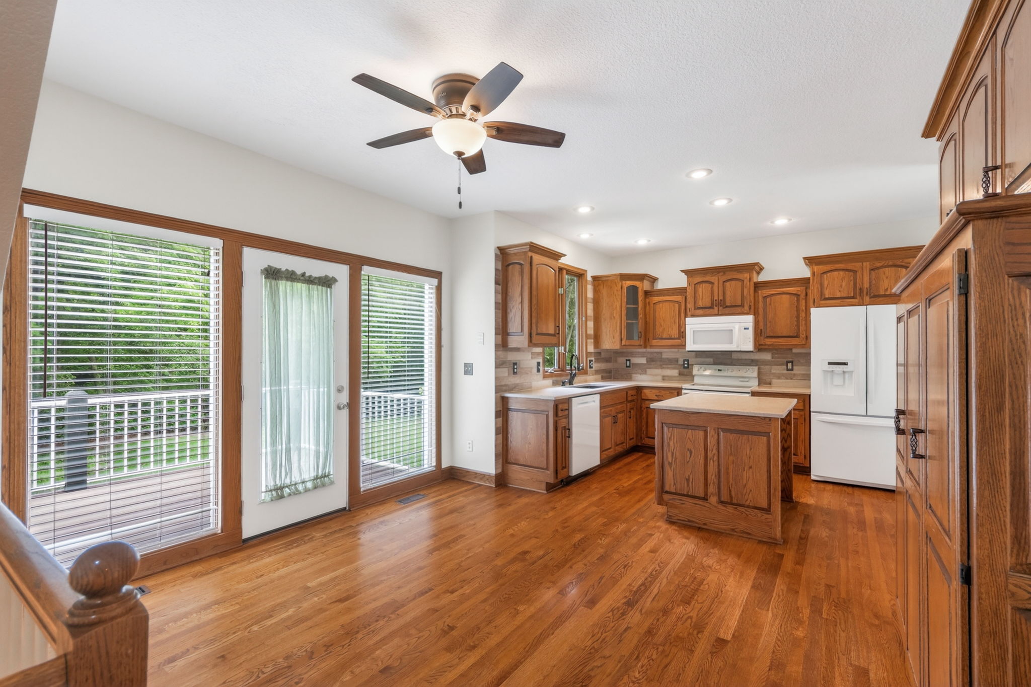 023_9027 N Manning Ave-023