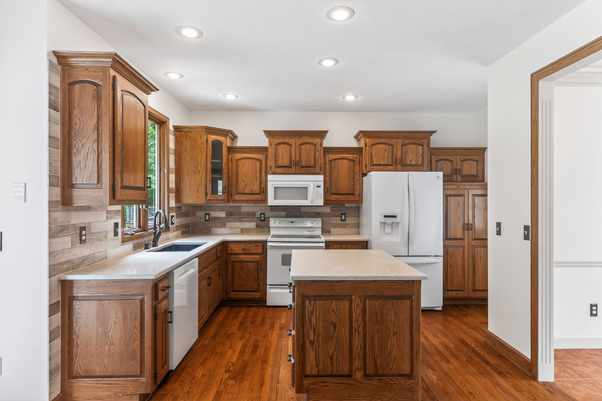 025_9027 N Manning Ave-025