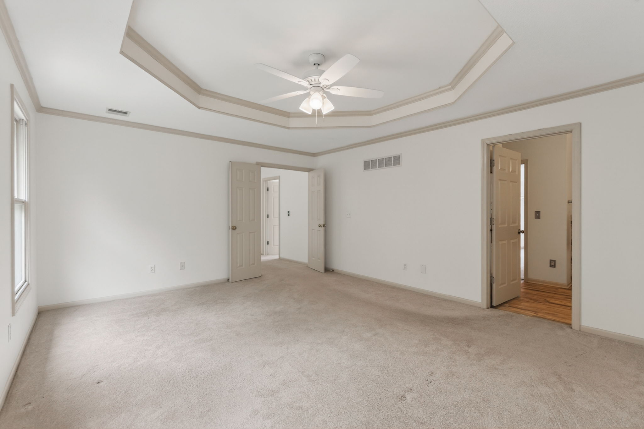032_9027 N Manning Ave-033