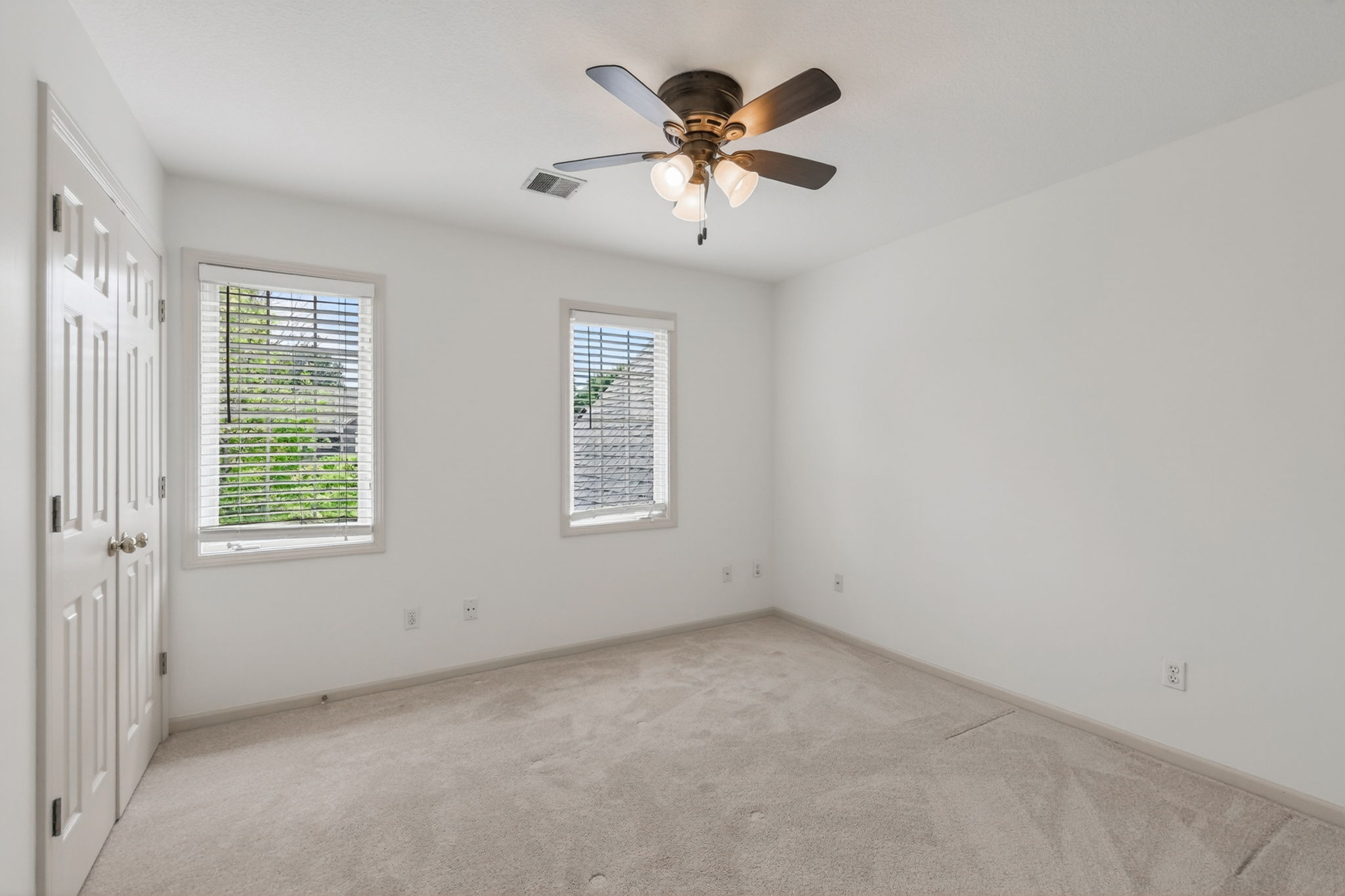 038_9027 N Manning Ave-039