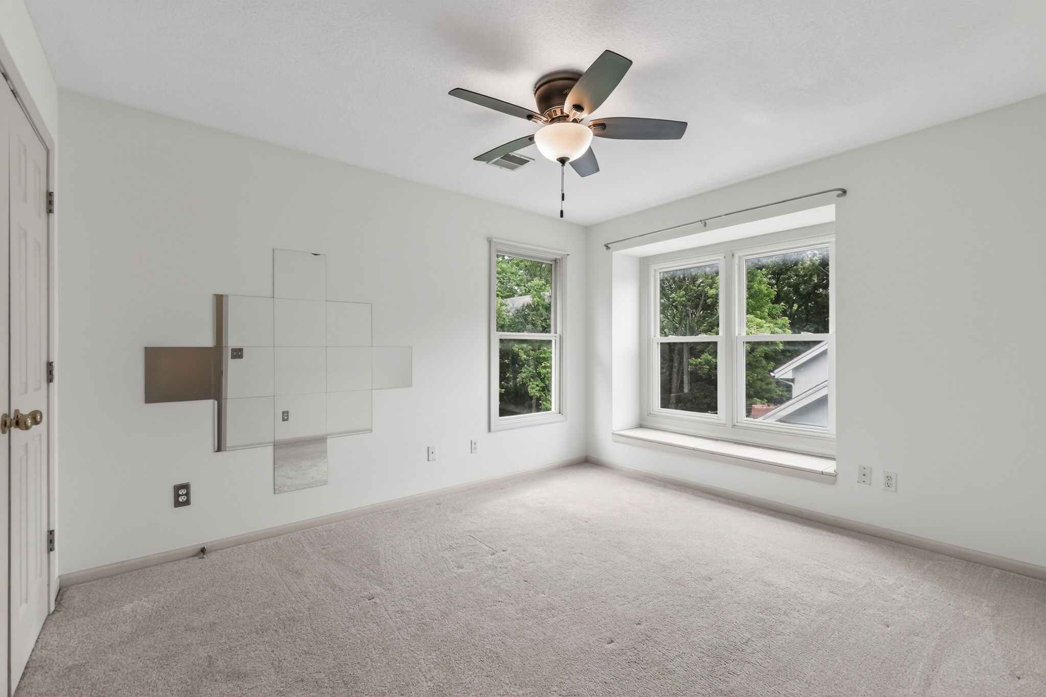 042_9027 N Manning Ave-043