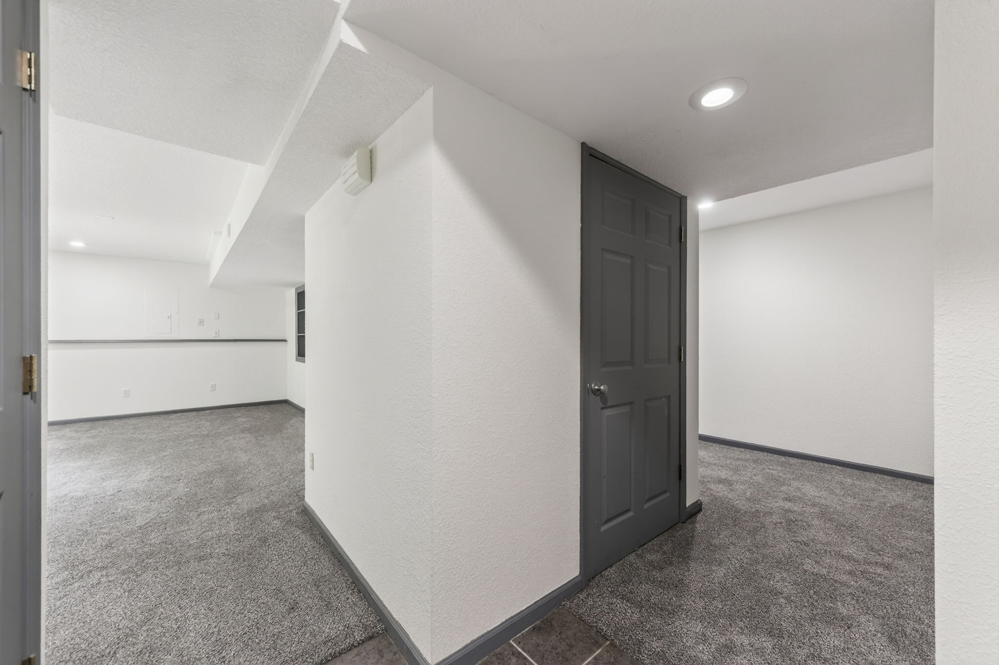048_9027 N Manning Ave-049