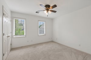 038_9027 N Manning Ave-039