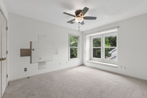 042_9027 N Manning Ave-043