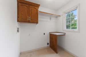 045_9027 N Manning Ave-046