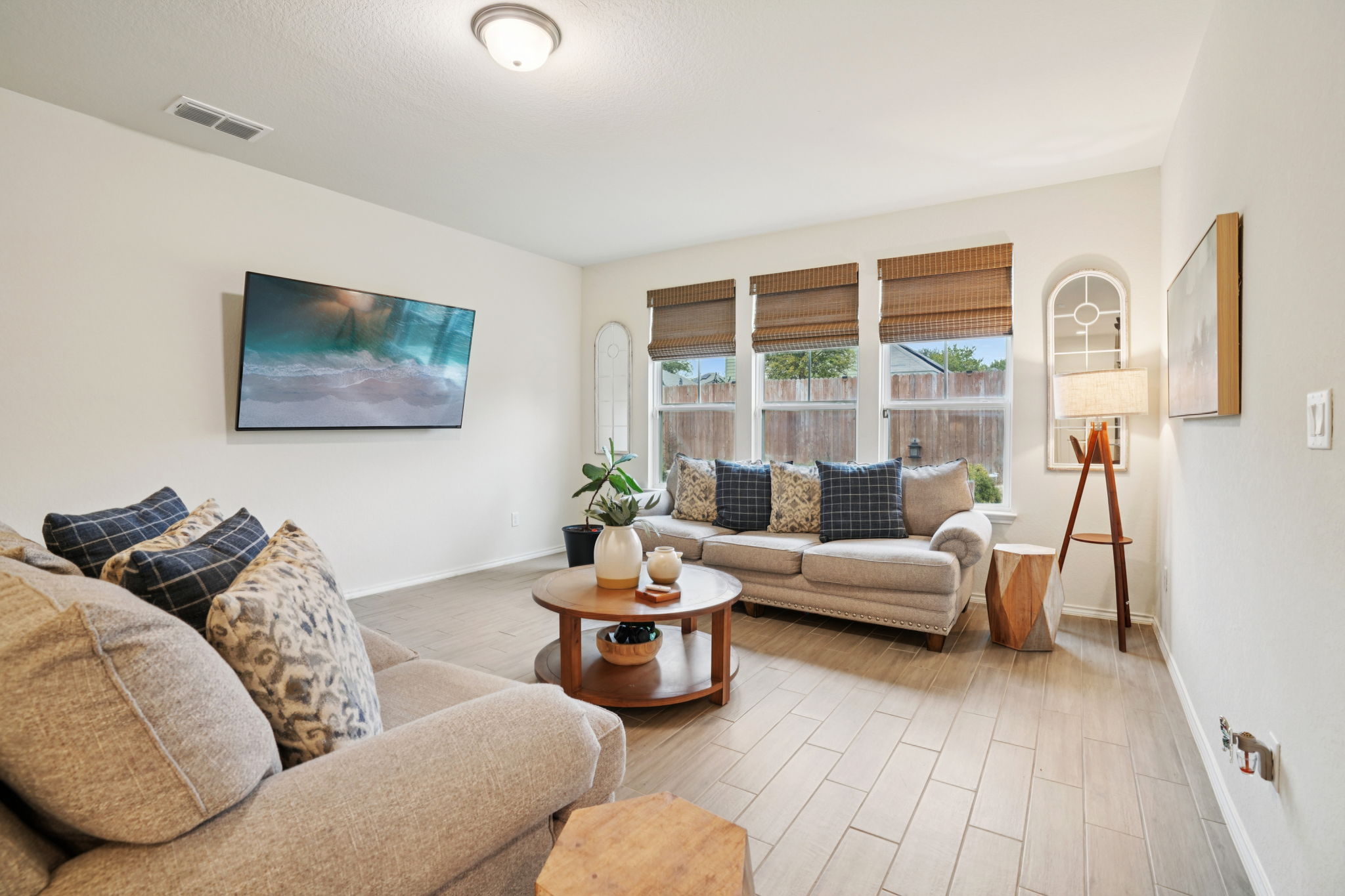 Curling Post-L0612-007