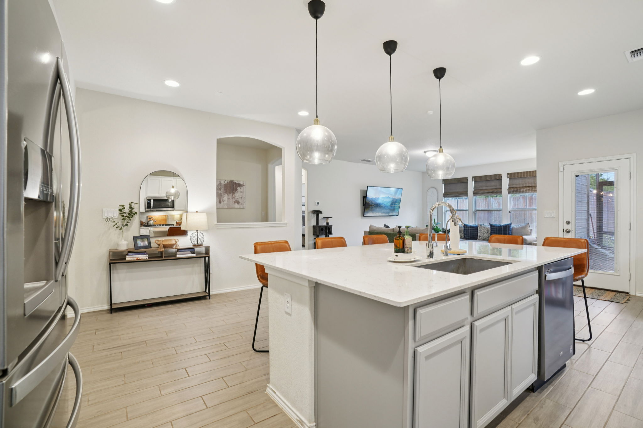 Curling Post-L0612-017