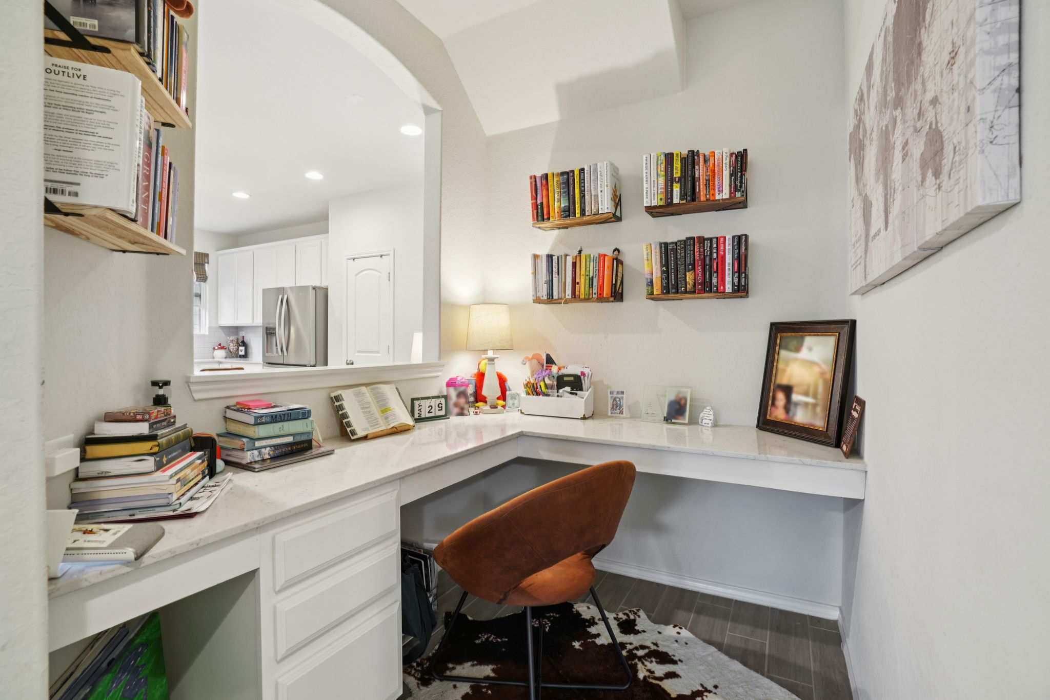 Curling Post-L0612-027