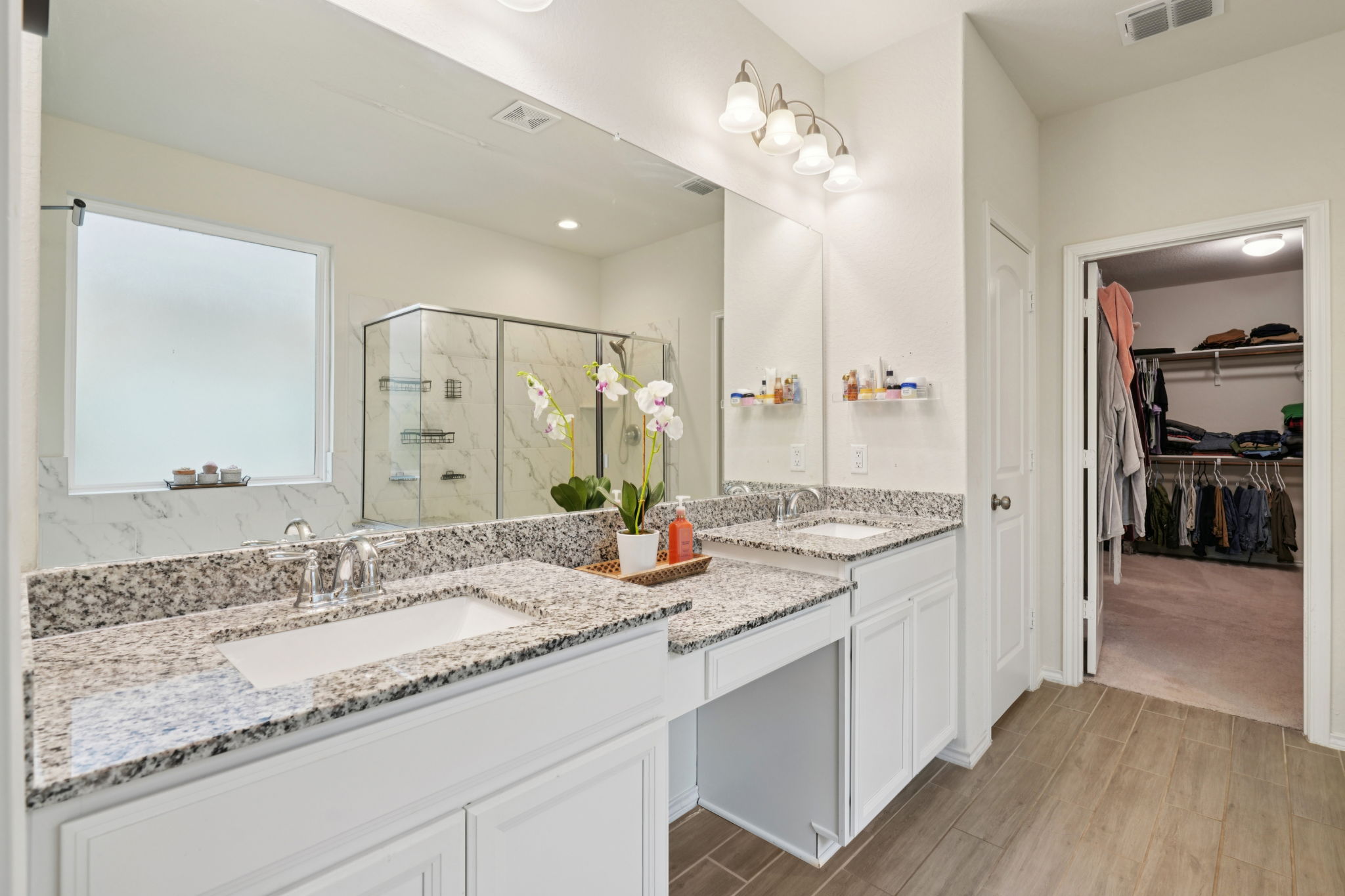 Curling Post-L0612-032