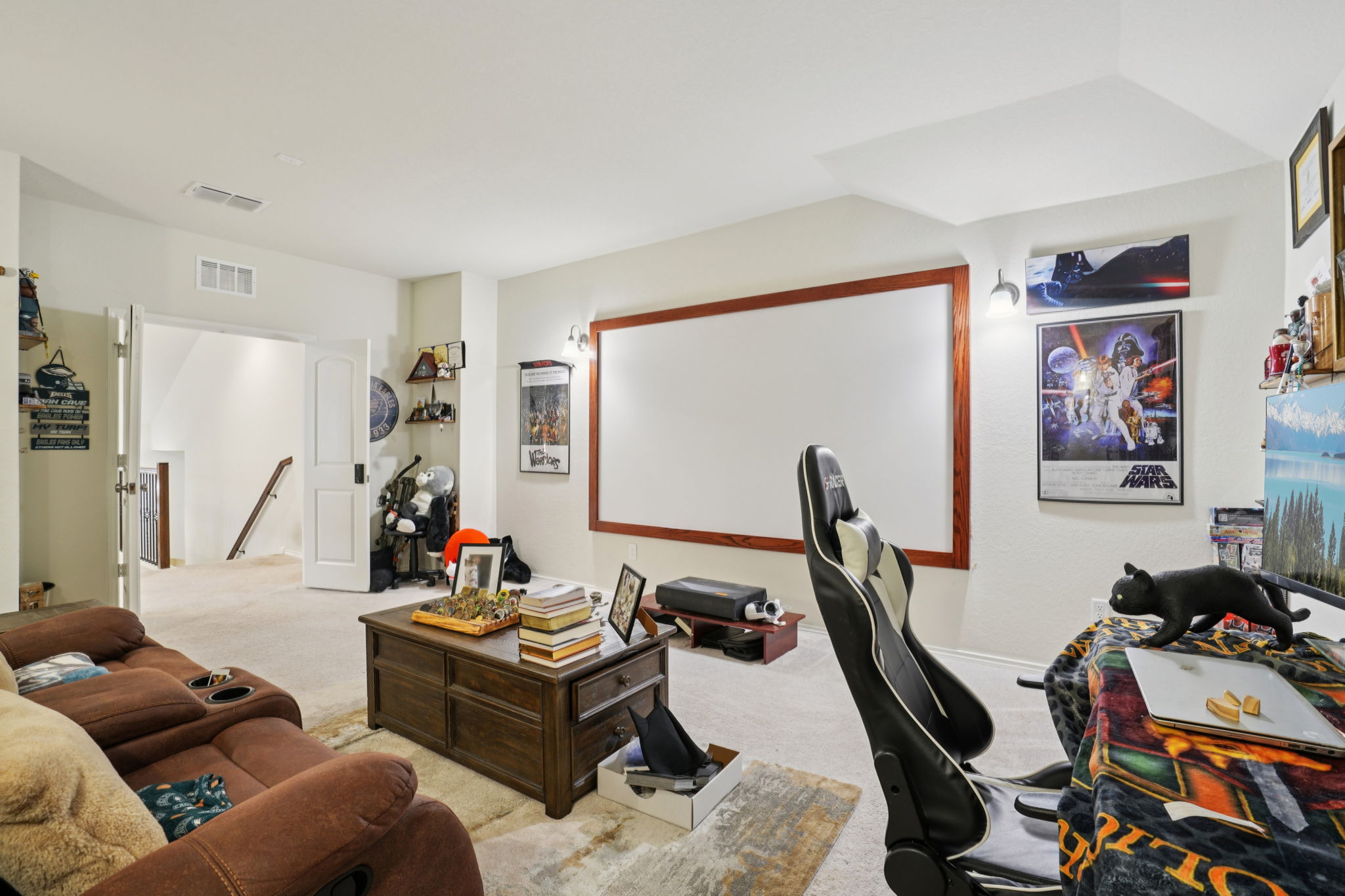 Curling Post-L0612-040