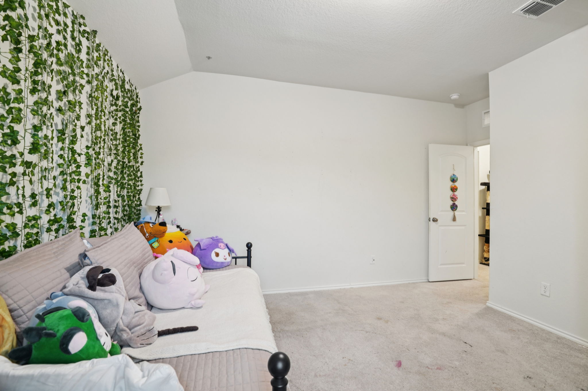 Curling Post-L0612-043