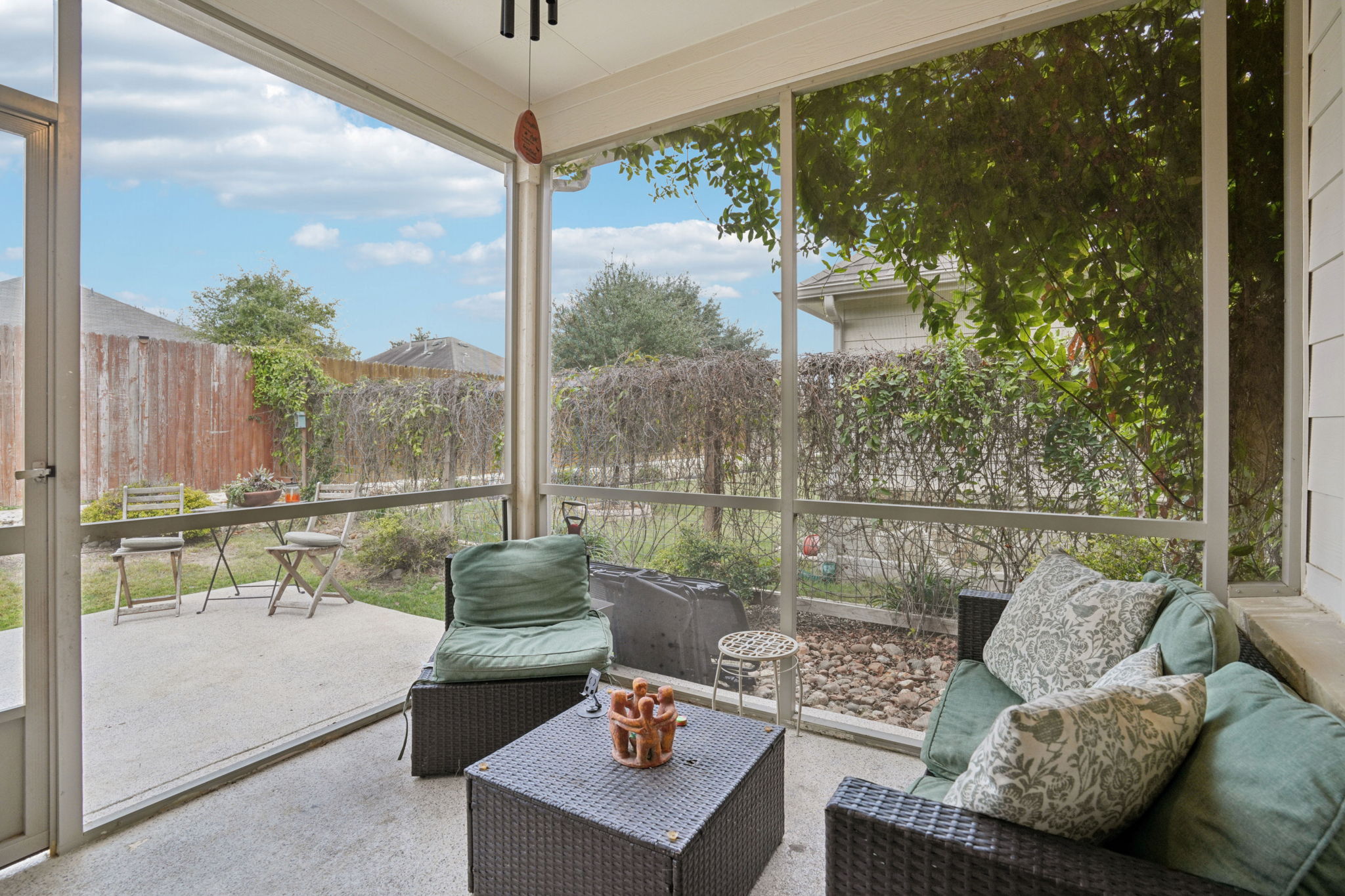 Curling Post-L0612-048