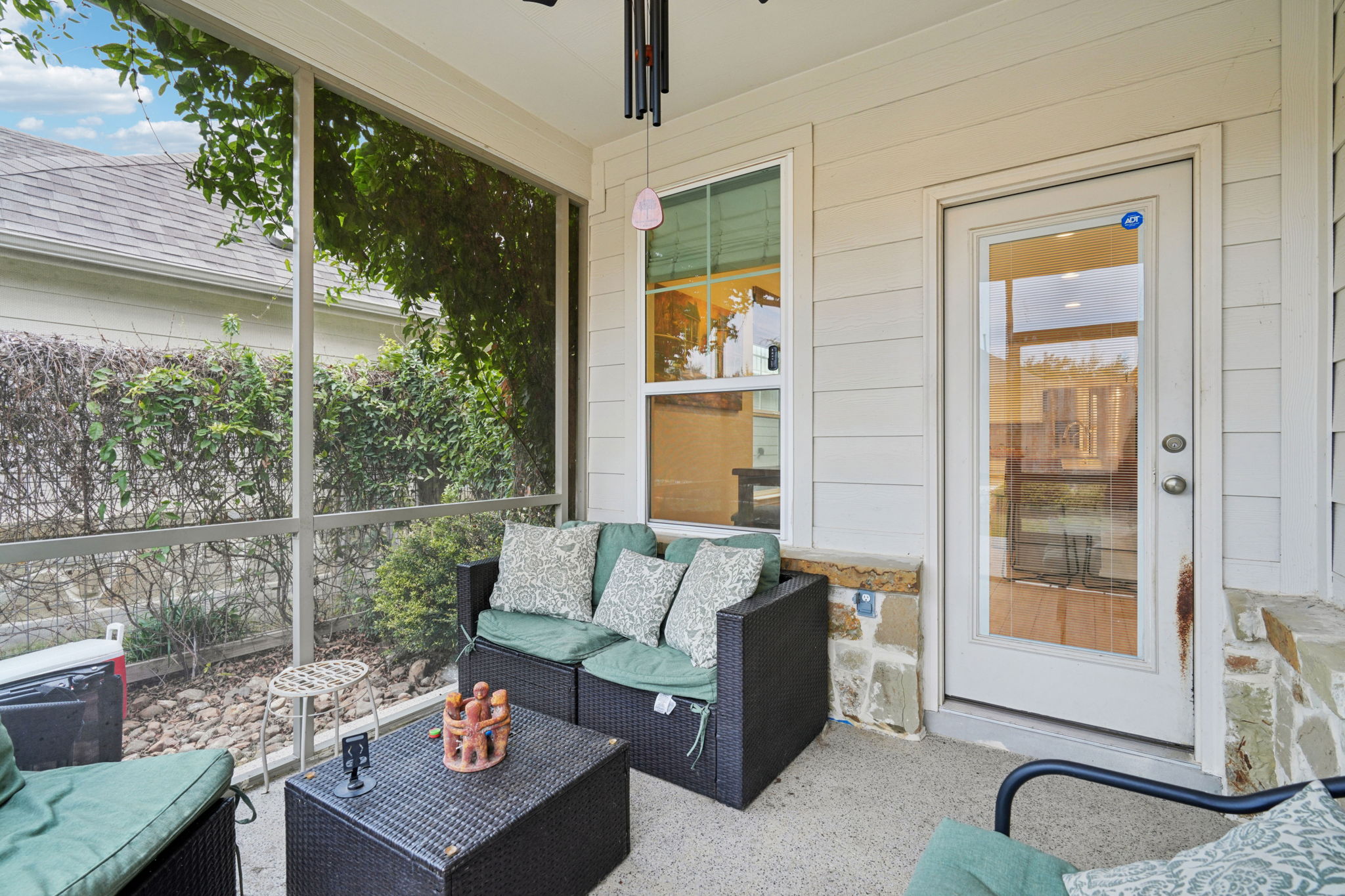 Curling Post-L0612-049