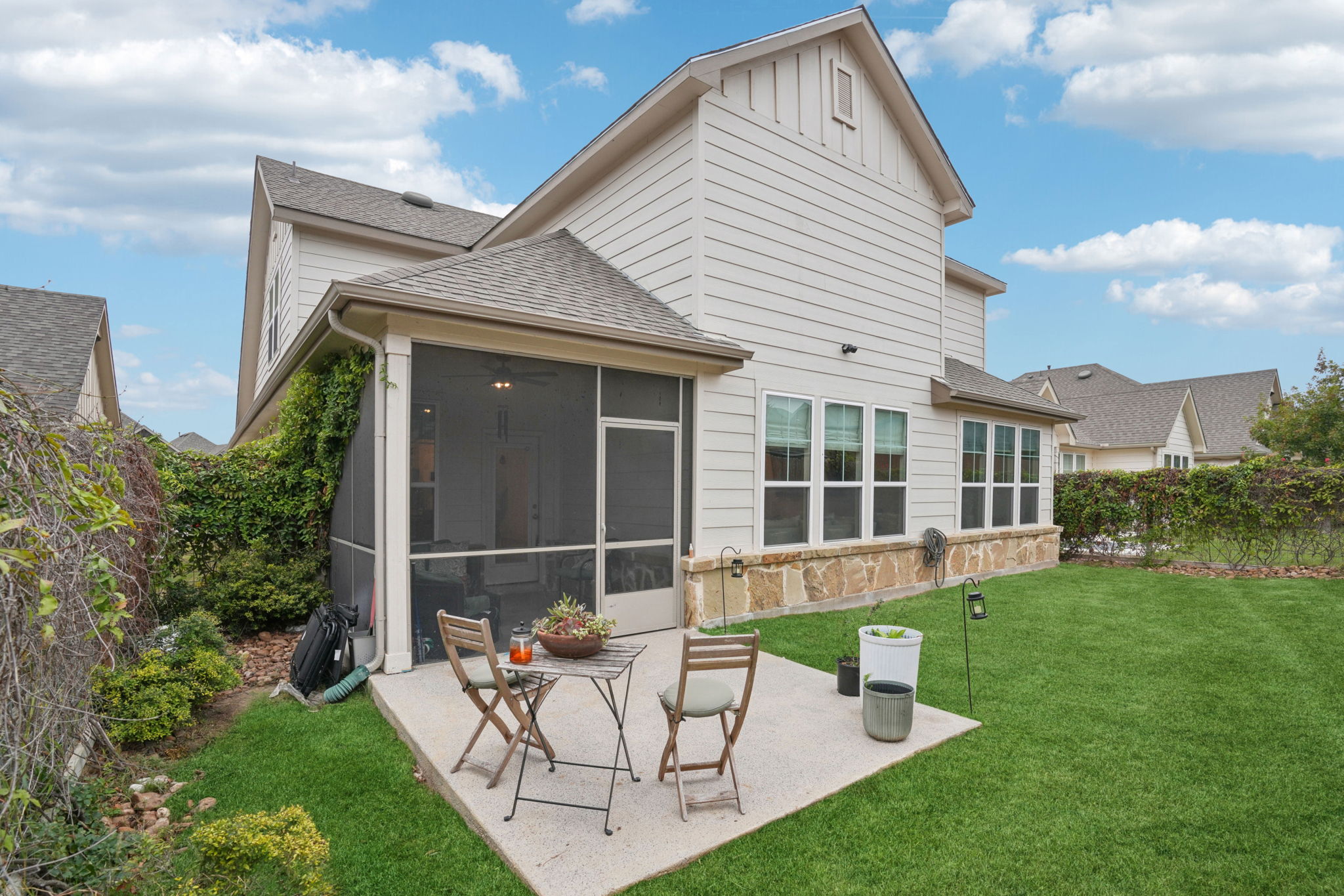 Curling Post-L0612-051