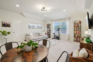 Curling Post-L0612-018