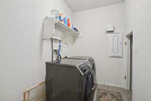 Curling Post-L0612-024