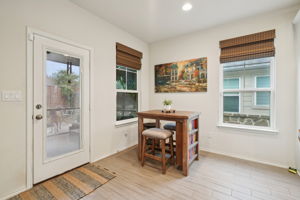 Curling Post-L0612-026