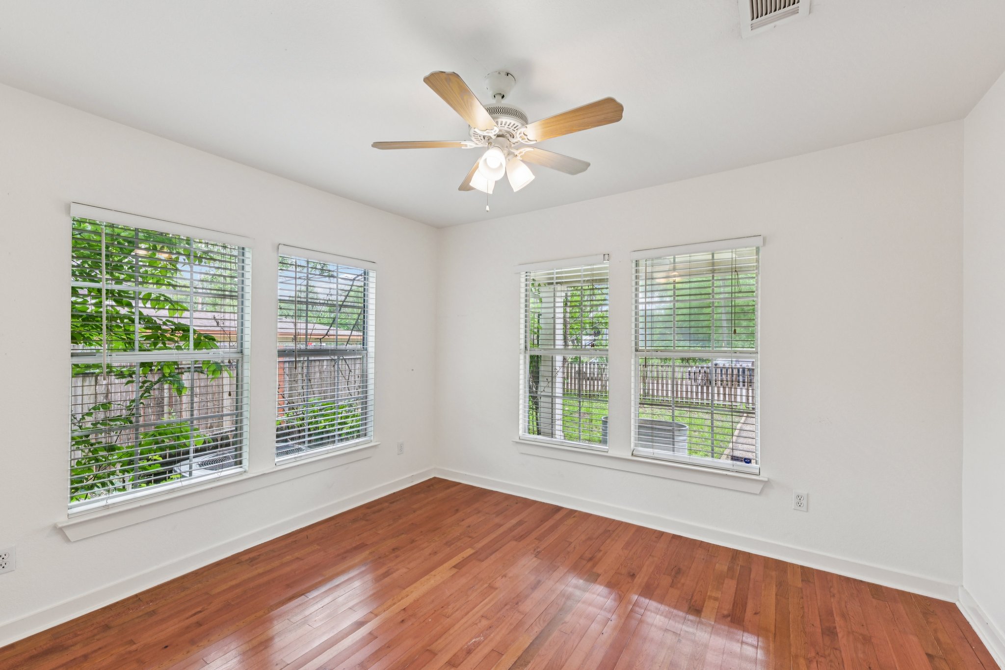 Chote Ave-S1504-018.jpg