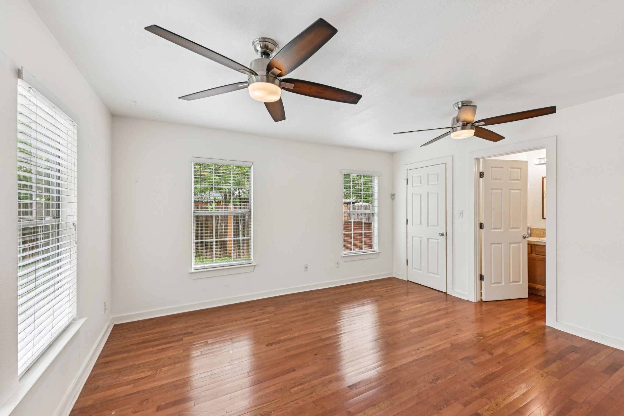 Chote Ave-S1504-025.jpg