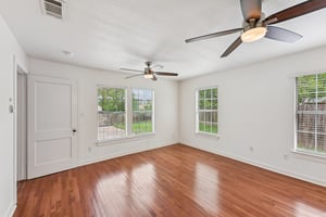 Chote Ave-S1504-027.jpg