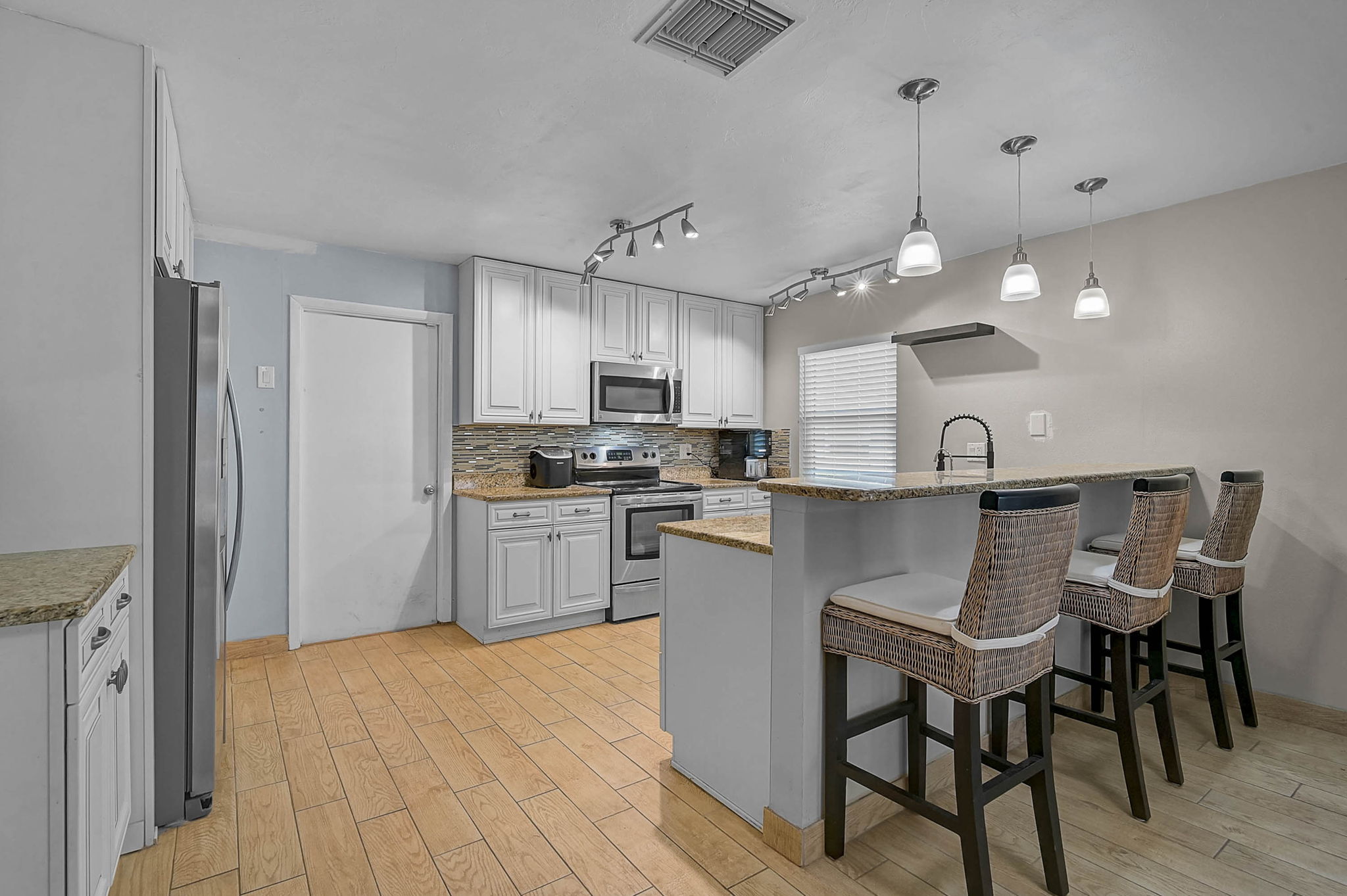 903 E Shannon Ct-6