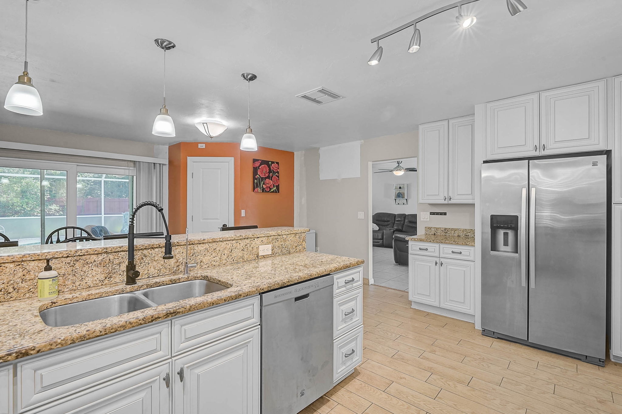 903 E Shannon Ct-10