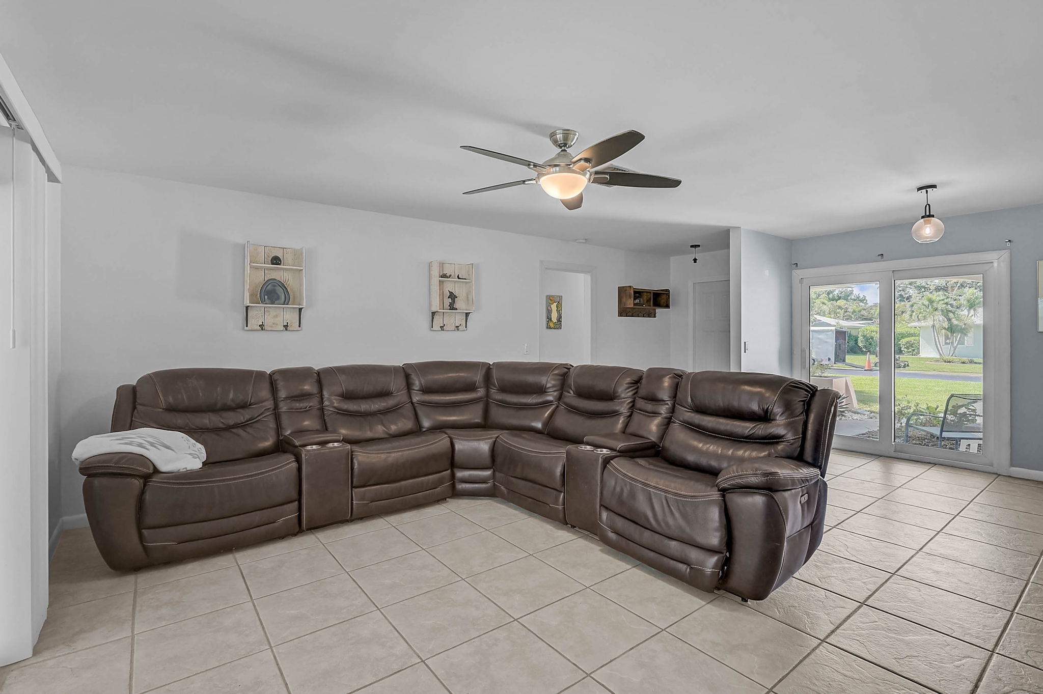903 E Shannon Ct-15