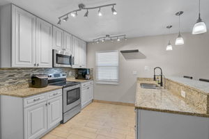 903 E Shannon Ct-8