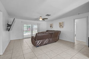 903 E Shannon Ct-13