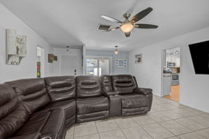 903 E Shannon Ct-16