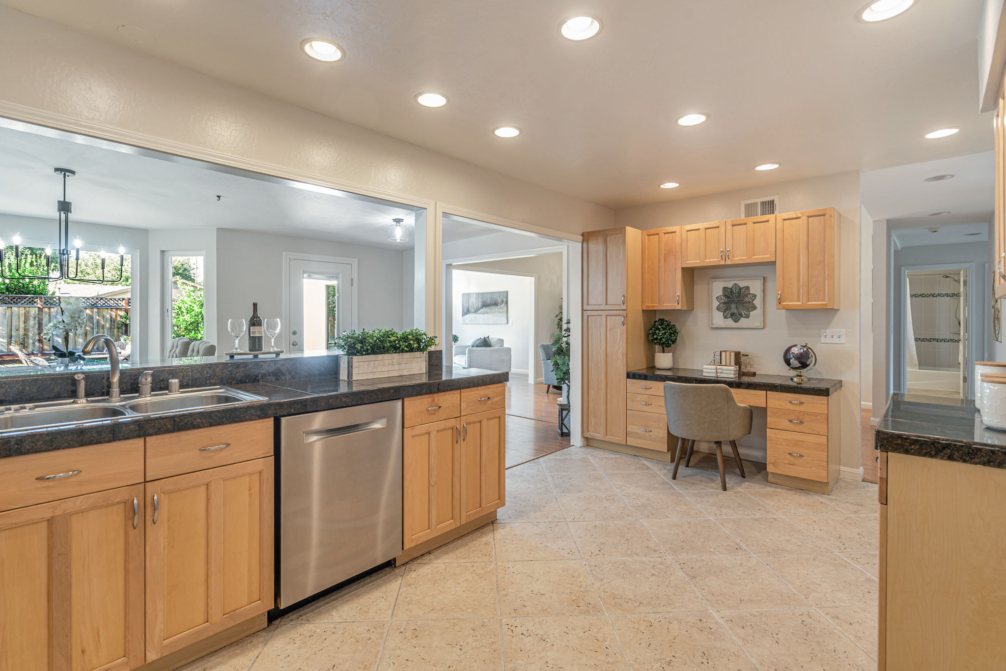 013_903 Furlong Dr