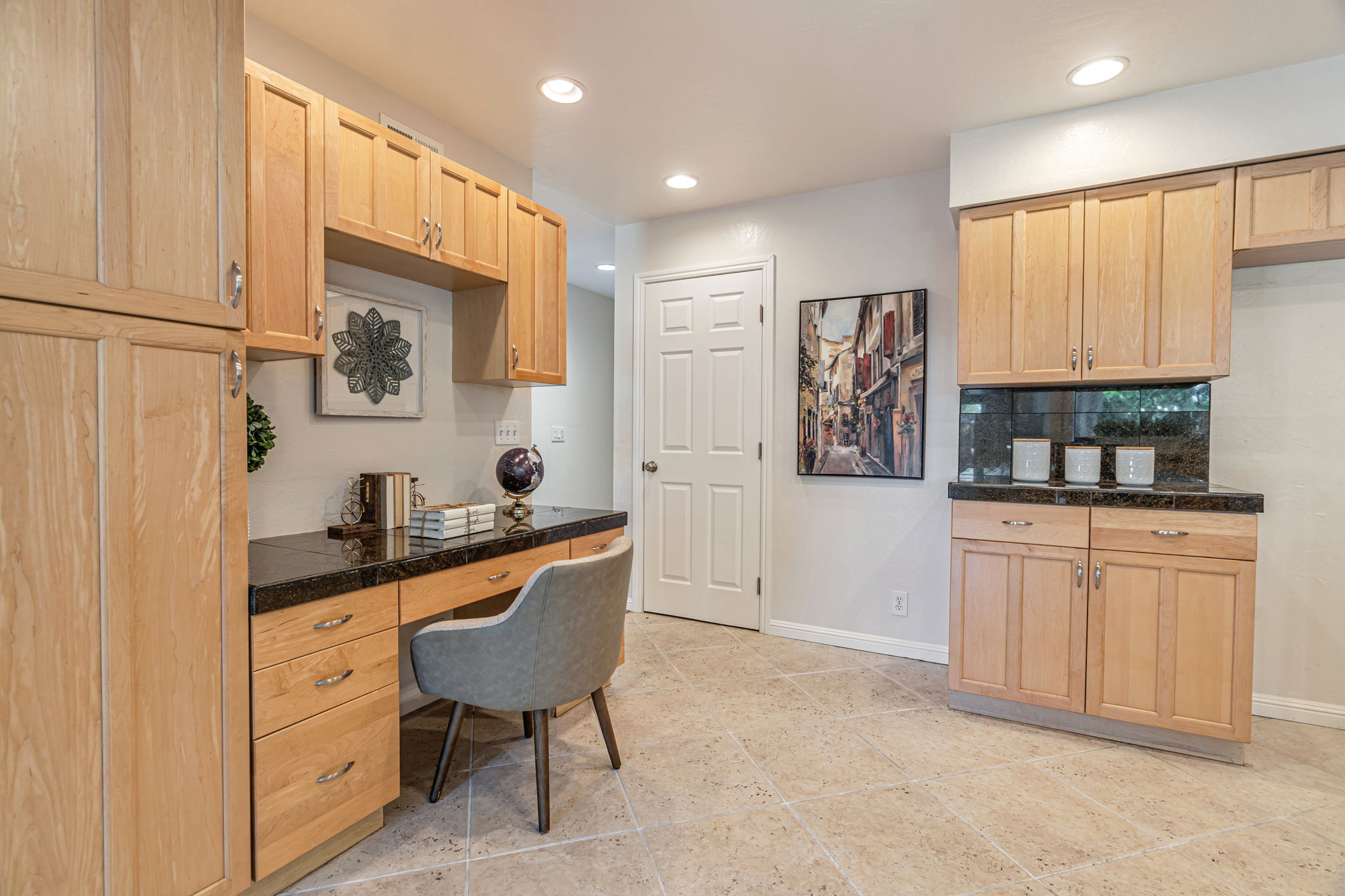 014_903 Furlong Dr