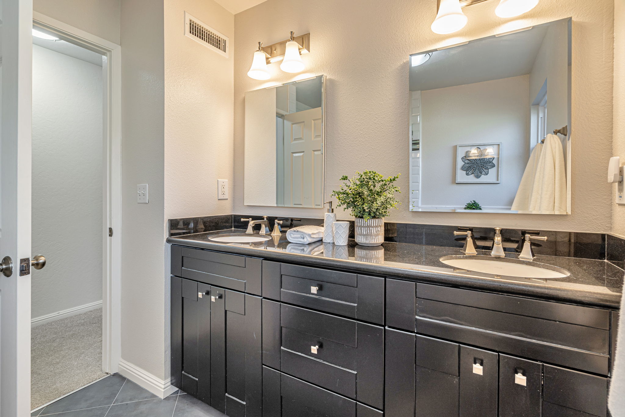 033_903 Furlong Dr